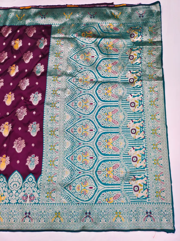 Magenta_And_Rama_Banarasi_Silk_Saree_And_Unstitched_Blouse_For_Women