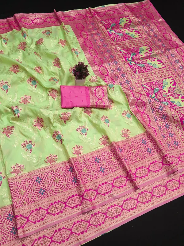 Green_Printed_Saree_for_Women