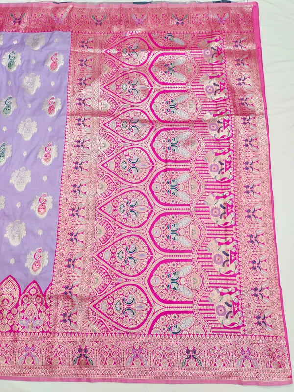 Lavender_And_Pink_Banarasi_Silk_Saree_And_Unstitched_Blouse_For_Women
