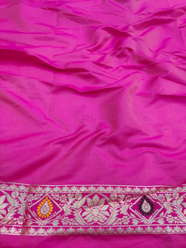 Rani_Banarasi_Silk_Saree_And_Unstitched_Blouse_For_Women