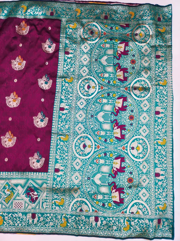 Magenta_Woven_Traditional_Saree_for_Women