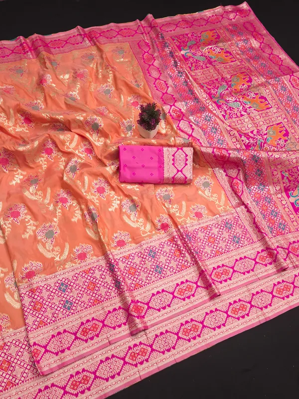 Peach_Floral_Motif_Saree_for_Women