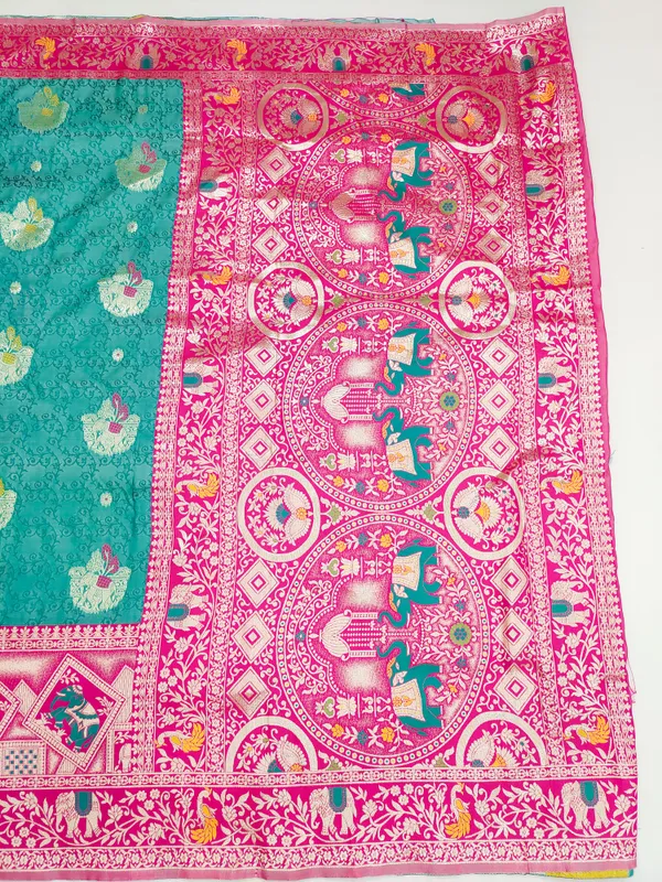 Turquoise_Pink_Patterned_Saree_With_Blouse_Piece_for_Women