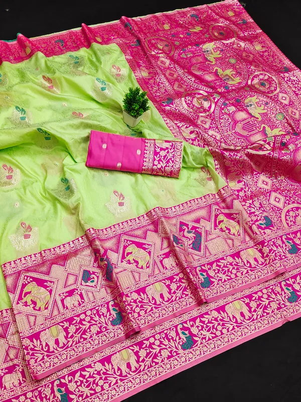 Green_Woven_Traditional_Saree_for_Women