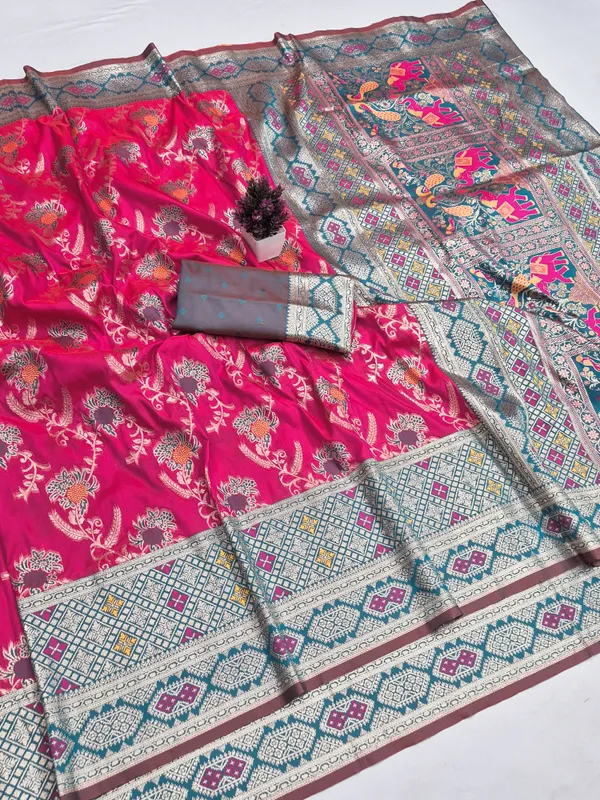 Pink_Printed_Saree_for_Women
