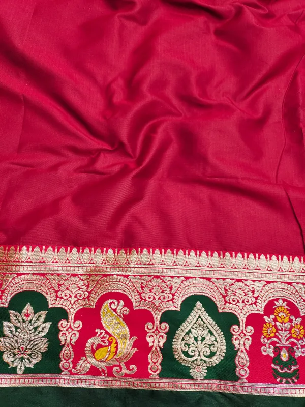 Green_And_Red_Banarasi_Silk_Saree_And_Unstitched_Blouse_For_Women