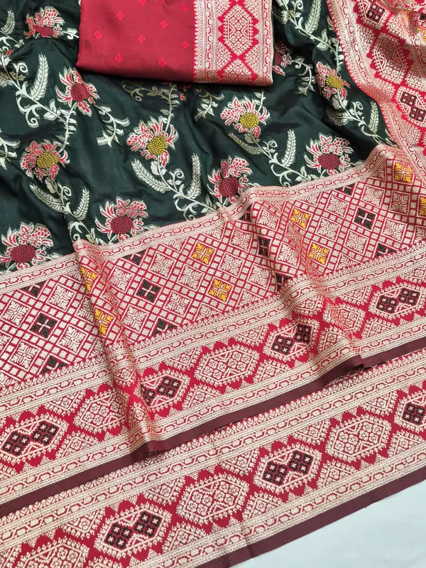 Black_Floral_Print_Saree_for_Women