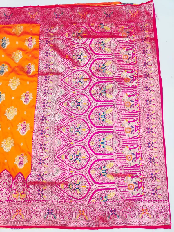 Rani_Banarasi_Silk_Saree_And_Unstitched_Blouse_For_Women