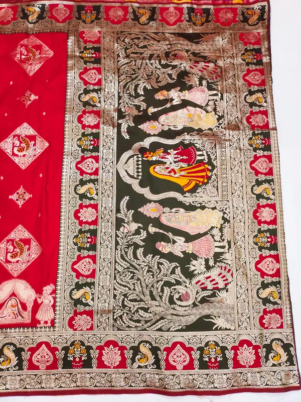 Red_And_Maroon_Banarasi_Silk_Saree_And_Unstitched_Blouse_For_Women