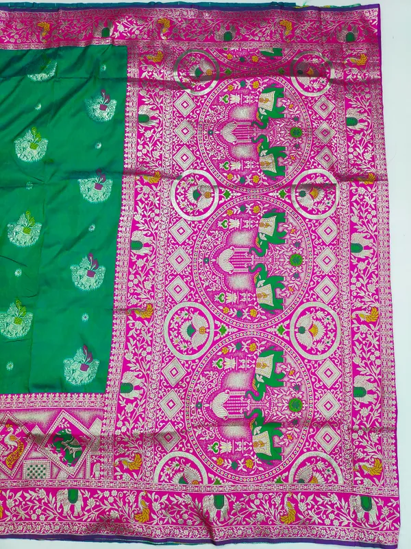 Green_Woven_Traditional_Saree_for_Women