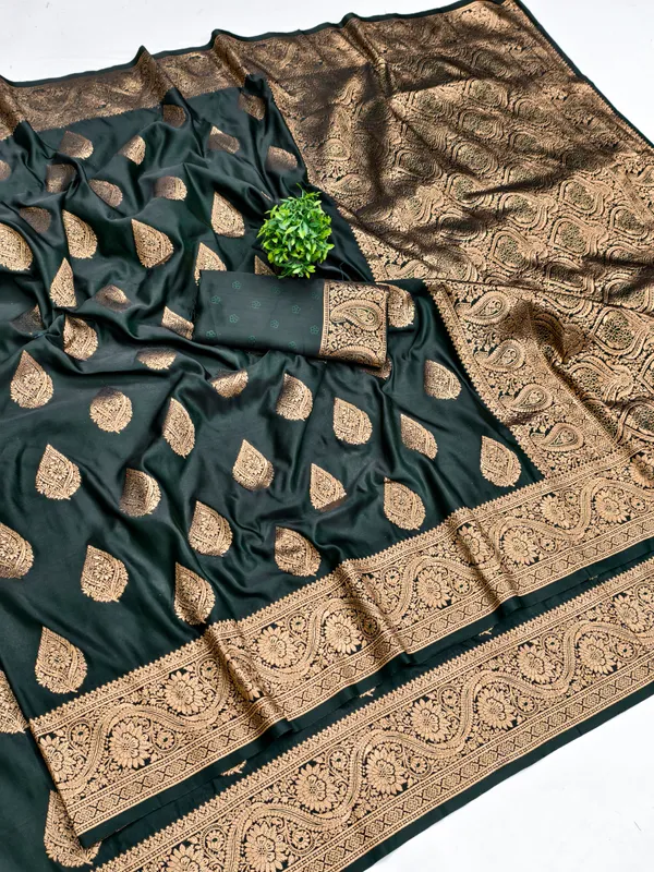 Royal_Green_Banarasi_Silk_Saree_with_Rich_Gold_Zari_Weaving