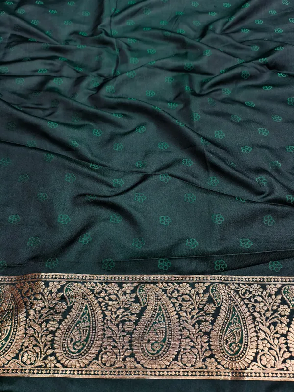 Royal_Green_Banarasi_Silk_Saree_with_Rich_Gold_Zari_Weaving