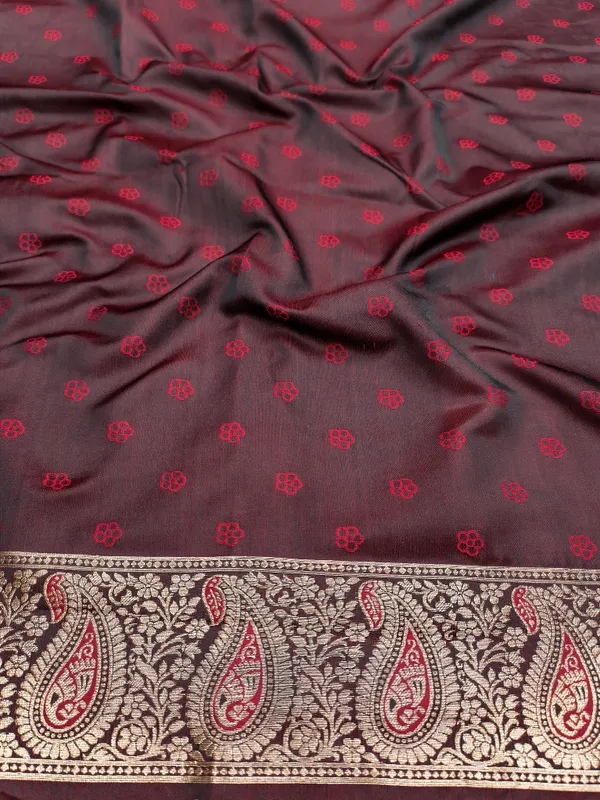 Royal_Red_Banarasi_Silk_Saree_with_Rich_Gold_Zari_Weaving