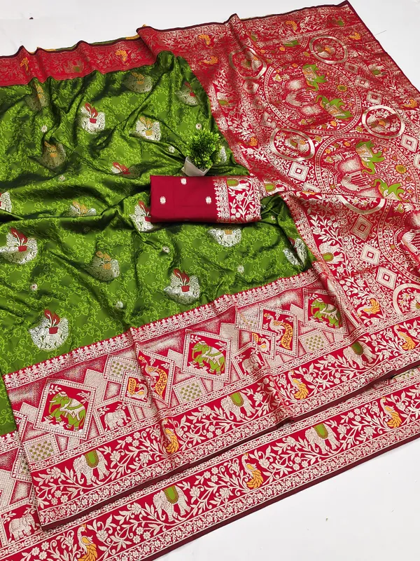 Green_Traditional_Saree_for_Women