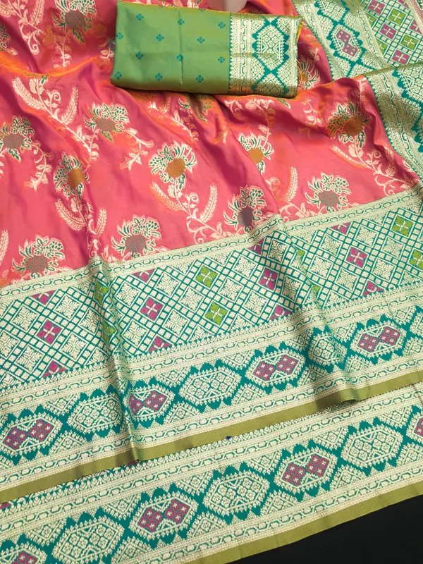 Pink_Floral_Woven_Saree_for_Women