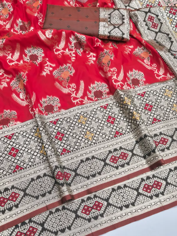 Red_Printed_Saree_for_Women