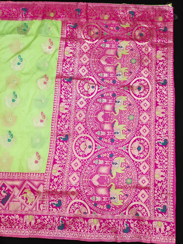 Green_Woven_Traditional_Saree_for_Women
