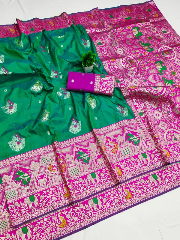 Green_Woven_Traditional_Saree_for_Women