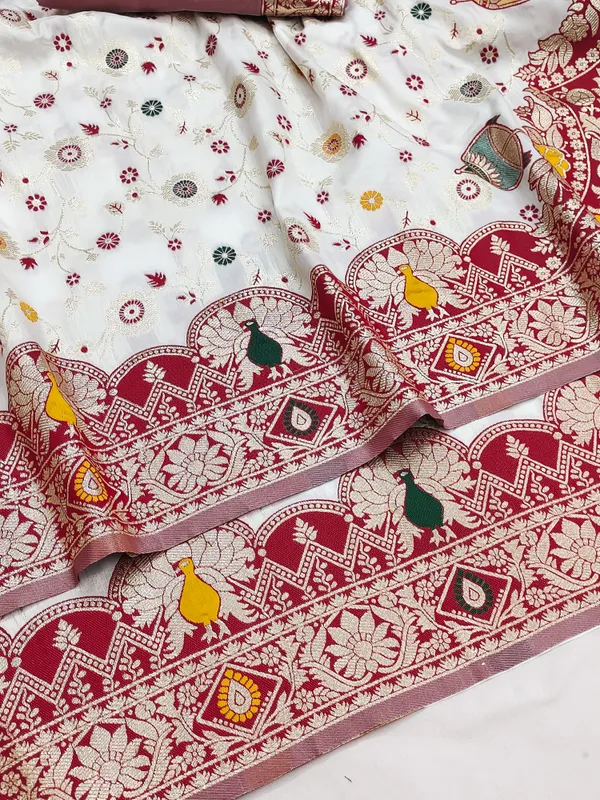 Maroon_Banarasi_Silk_Saree_And_Unstitched_Blouse_For_Women