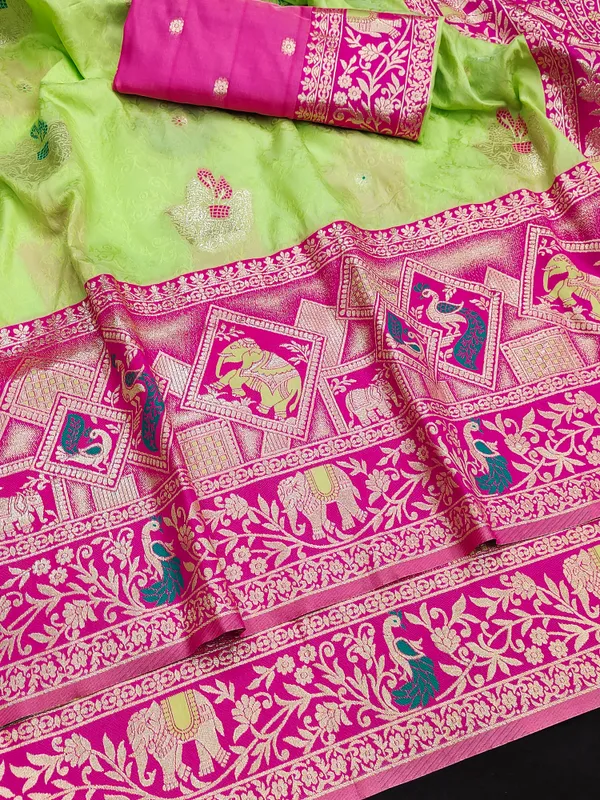 Green_Woven_Traditional_Saree_for_Women