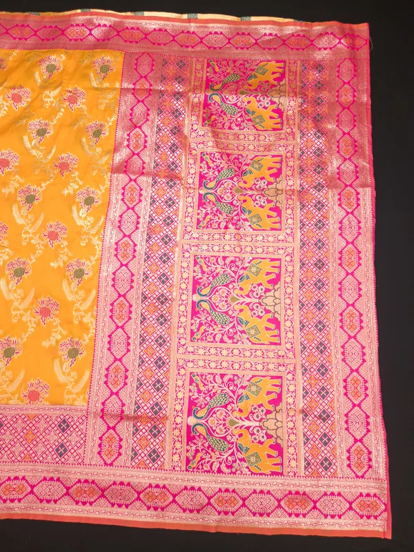 Yellow_Printed_Saree_for_Women