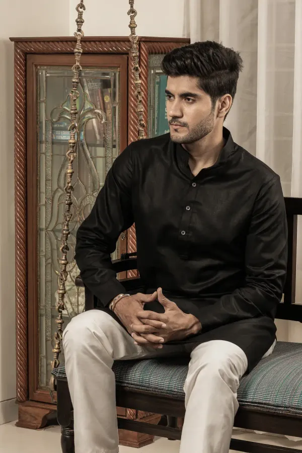 Black_Cotton_Linen_Mandarin_Collar_Long_Kurta_For_Men