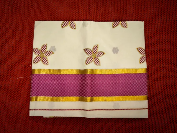 Kerala_Kasavu_Cotton_Saree_For_Women-Off_White_And_Maroon_