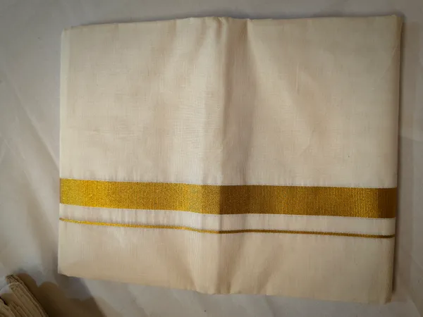 Mens_Off_White_Cotton_Traditional_Kerala_Kasavu_Mundu