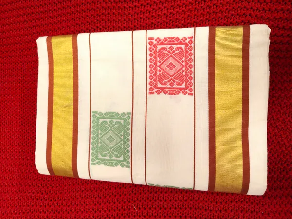 Kerala_Kasavu_Saree_With_Golden_Zari_Border_&_Embrodary_