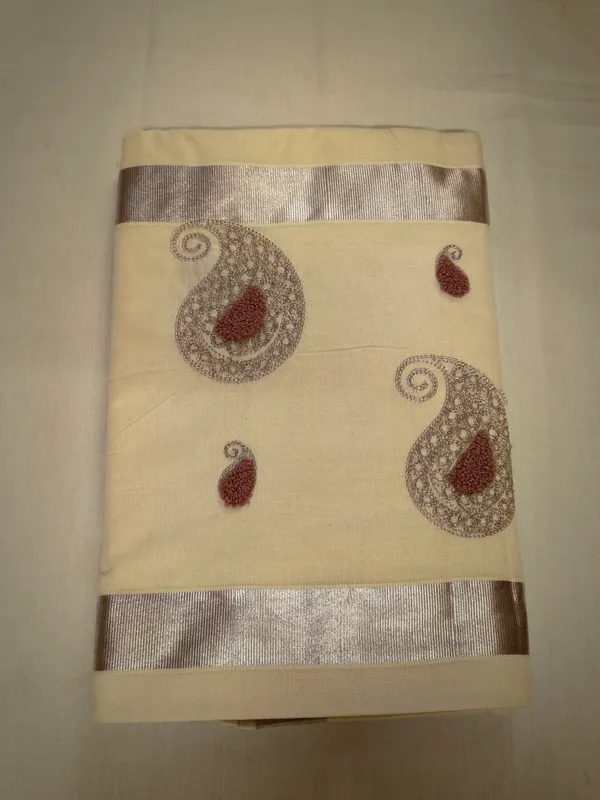 Embellished_Paisley_Design_Saree_Border-Off_White_Cotton_
