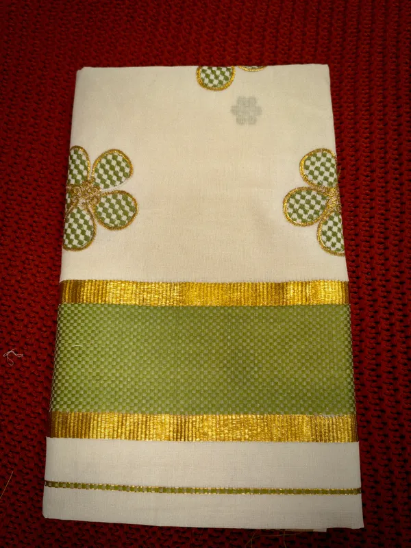 Kasavu_Saree_With_Green_Gold_Zari_Border-Off_White_And_Green_Cotton_