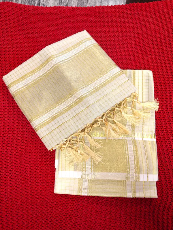 Kerala_Set_Mundu_(Mundum_Neriyathum)_Cream_&_Gold_Silk_For_Women