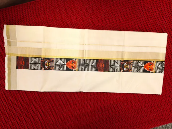 Men'S_White_Printed_Single_Mundu_/_Otta_Mundu_/_Lungi_(South_Indian_Kerala_Dhoti)_Kathakali_Print_Border