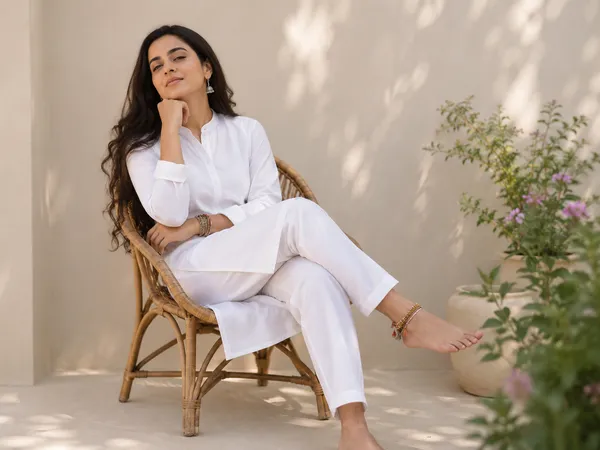 White_Cotton_Straight_Fit_Kurta_For_Women