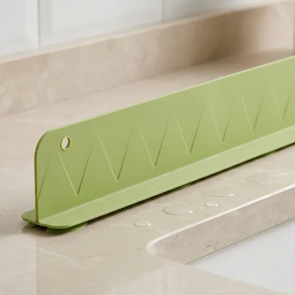 Silicone_Kitchen_Sink_Countertop_Water_Splash_Guard_Protector