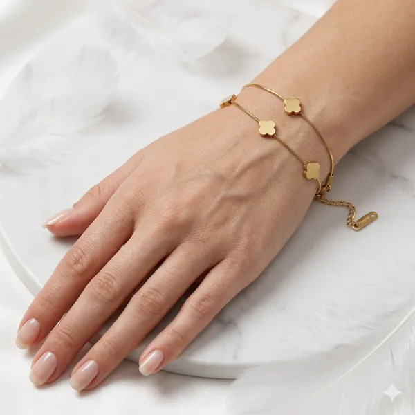 Gold_Clover_Charm_Adjustable_Bracelet_For_Women