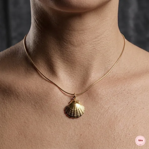 Gold_Seashell_Pendant_Necklace_For_Women
