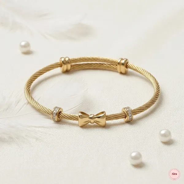 Gold_Tone_Geometric_Link_Bracelet_With_Crystal_Accents