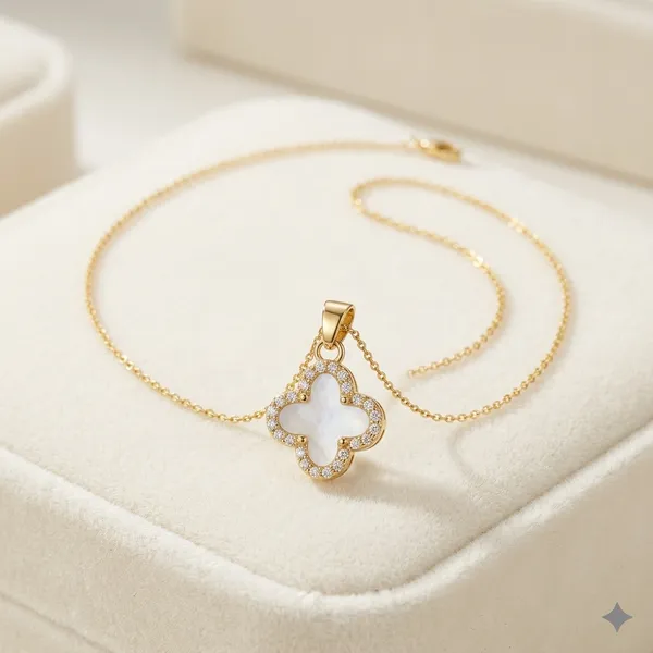 Gold_Plated_Mother_Of_Pearl_Clover_Pendant_Necklace