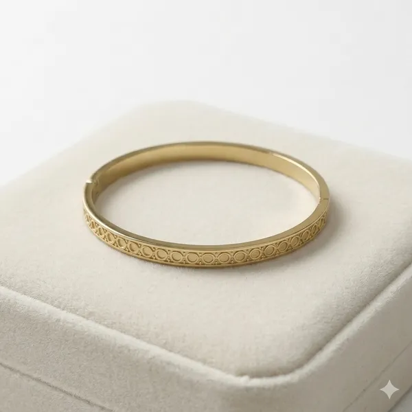 Gold_Engraved_Slim_Bangle_For_Women