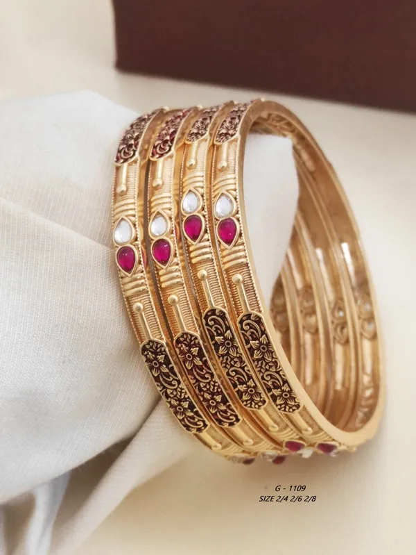 Traditional_Bangle_Set_With_Ruby_And_Pearl_Stones