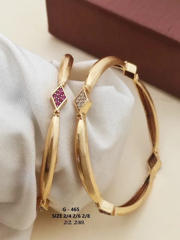 Diamond_Shaped_Stone_Hoop_Earrings_For_Women