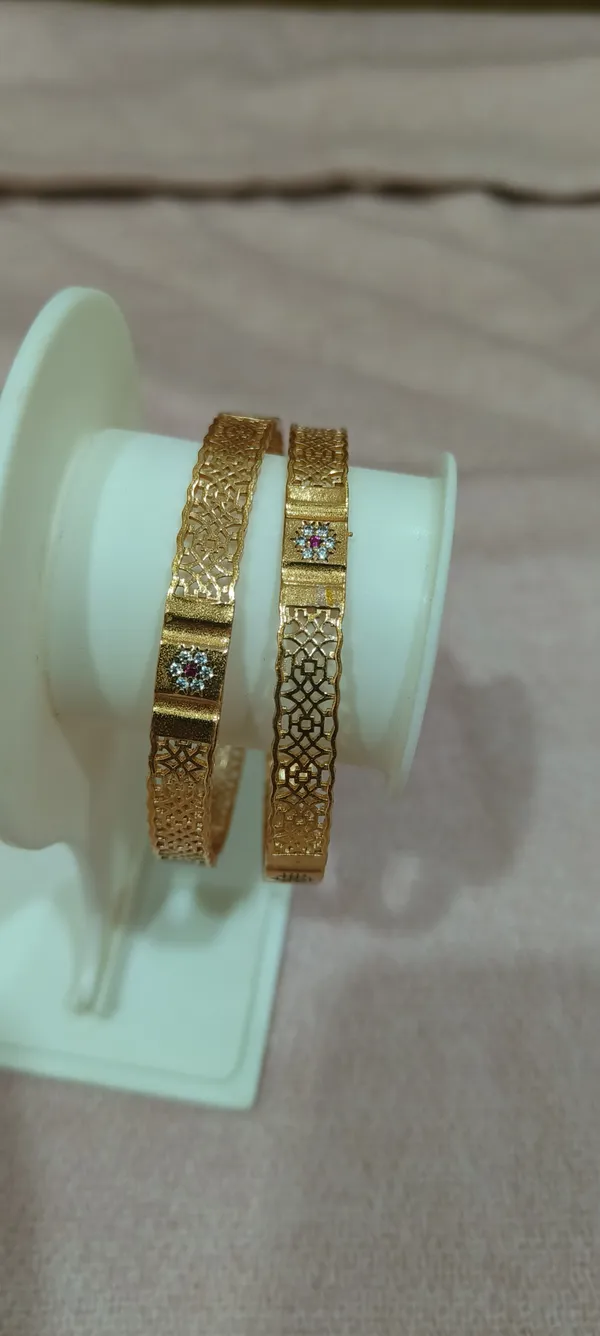 Gold_Brass_Premium_Design_Bangle_Set_For_Women