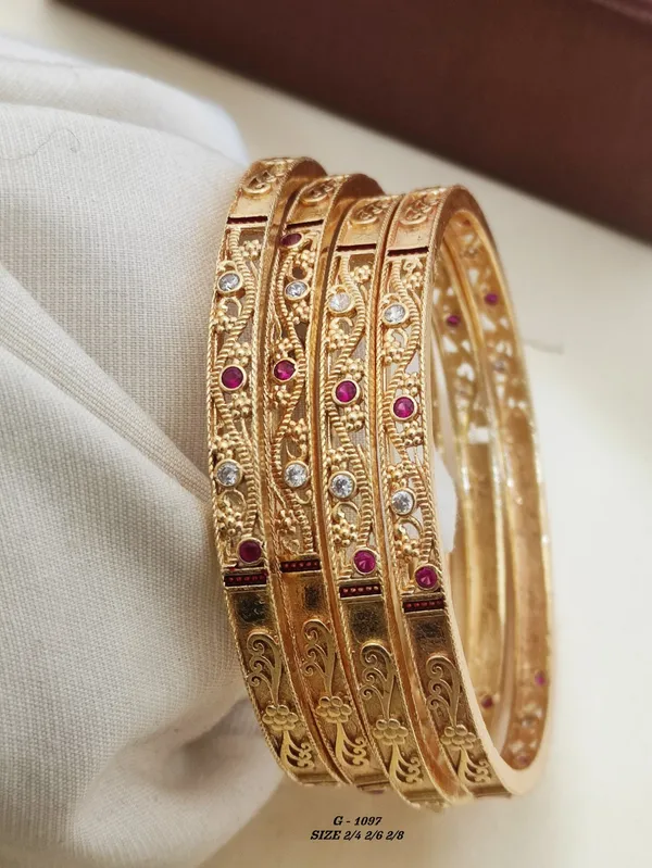 Stone_Studded_Bangle_Set_For_Women