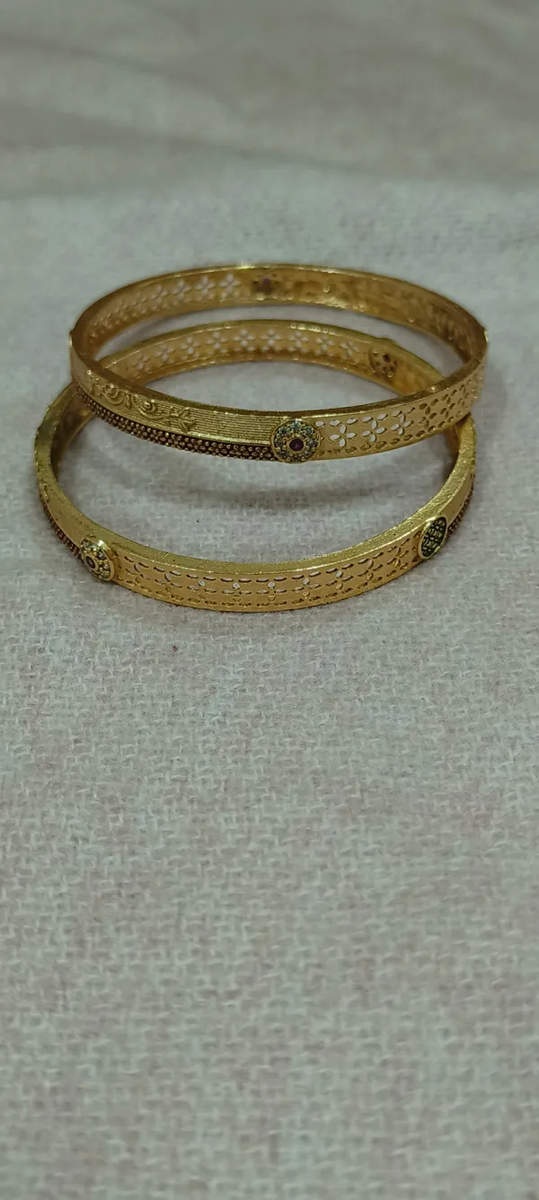 Gold_Brass_Premium_Design_Bangles_For_Women