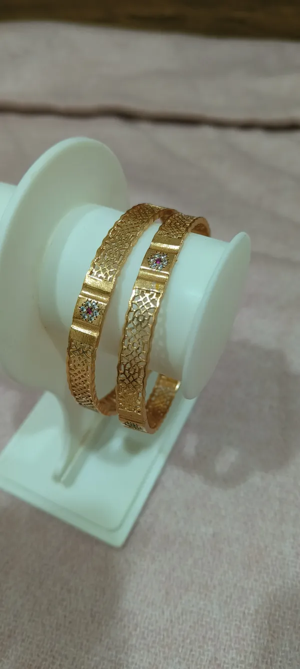 Gold_Brass_Premium_Design_Bangle_Set_For_Women