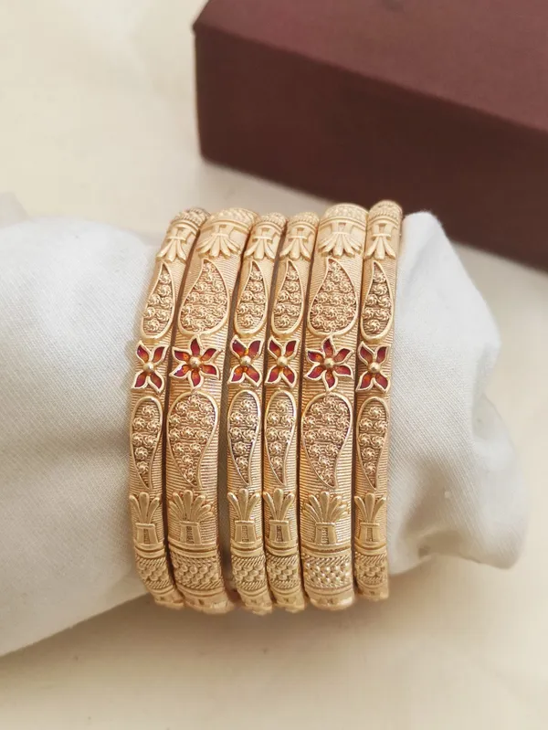 Gold_Textured_Floral_Enamel_Bangle_Set_For_Women
