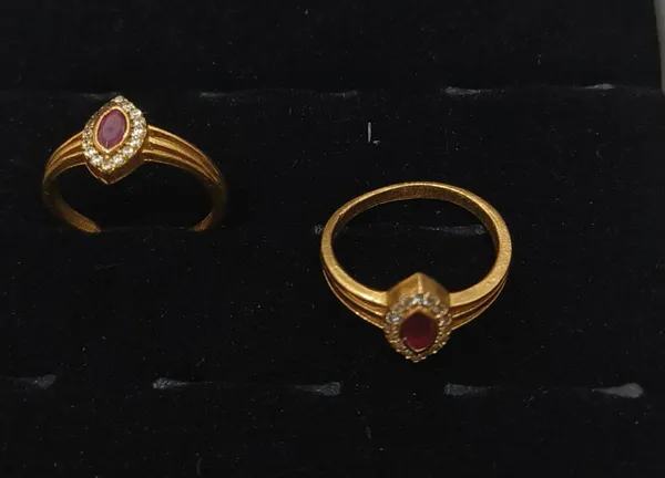 Ruby_Stone_Ring_With_Pearl_Detailing_For_Women