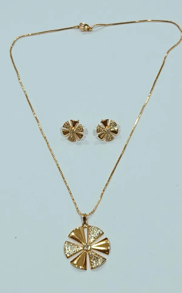 Floral_Pinwheel_Pendant_Necklace_With_Matching_Earrings_Set