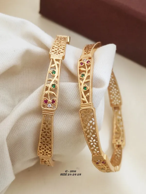 Filigree_Bangles_With_Gemstone_Embellishments_For_Women
